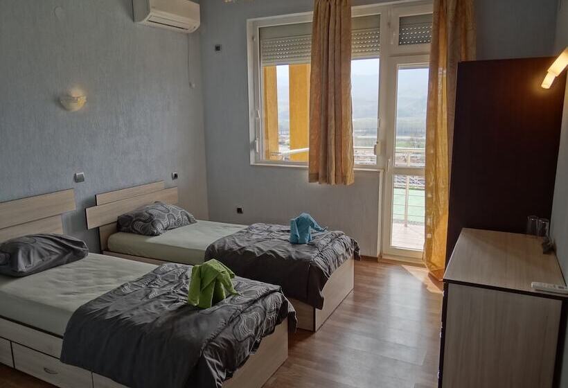 مبيت وإفطار Guestrooms Struma Dolinata