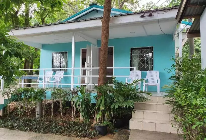 هتل Blue Bay Bungalow