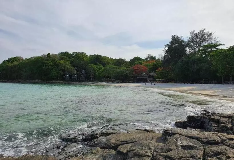 هتل Blue Bay Bungalow