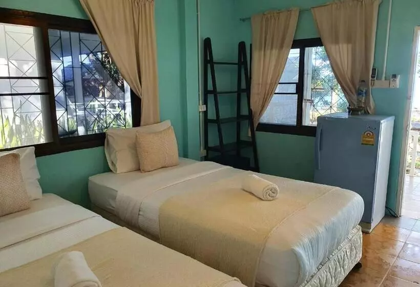 هتل Blue Bay Bungalow