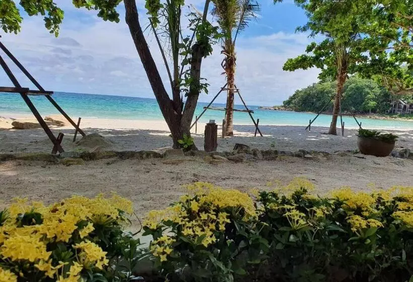 هتل Blue Bay Bungalow