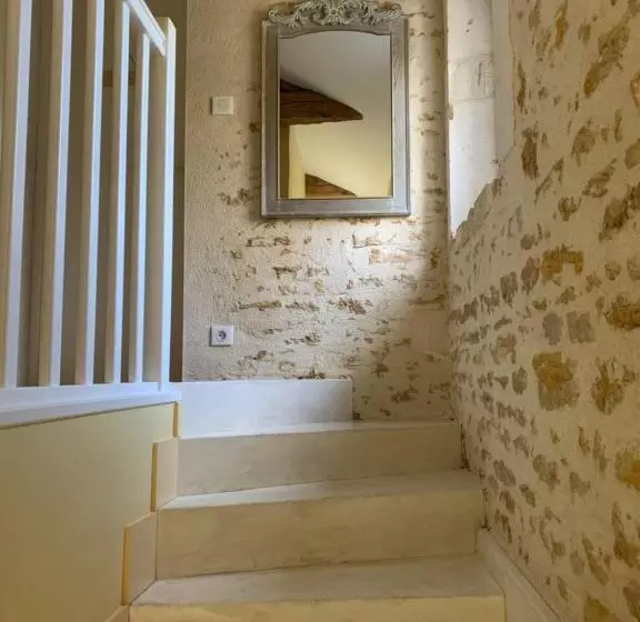 ホテル Clos De La Court D Aron