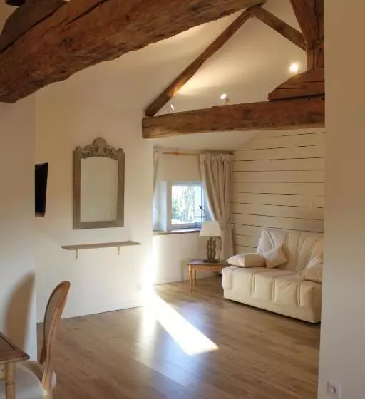 ホテル Clos De La Court D Aron