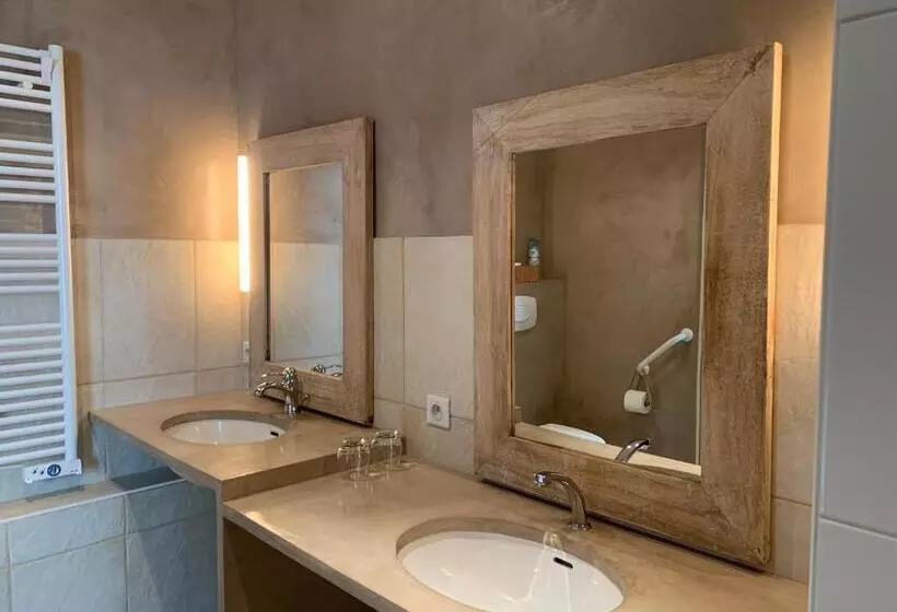 ホテル Clos De La Court D Aron