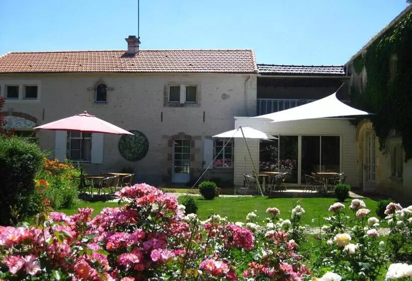 ホテル Clos De La Court D Aron