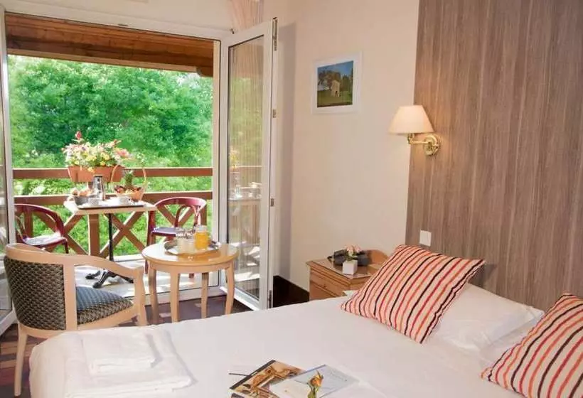 Hotelli Les Trois Soleils