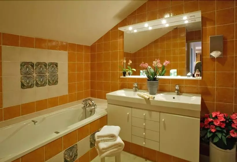 Hotelli Les Trois Soleils