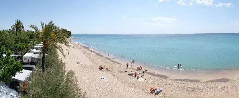 Hotelli Playa Montroig Camping Resort
