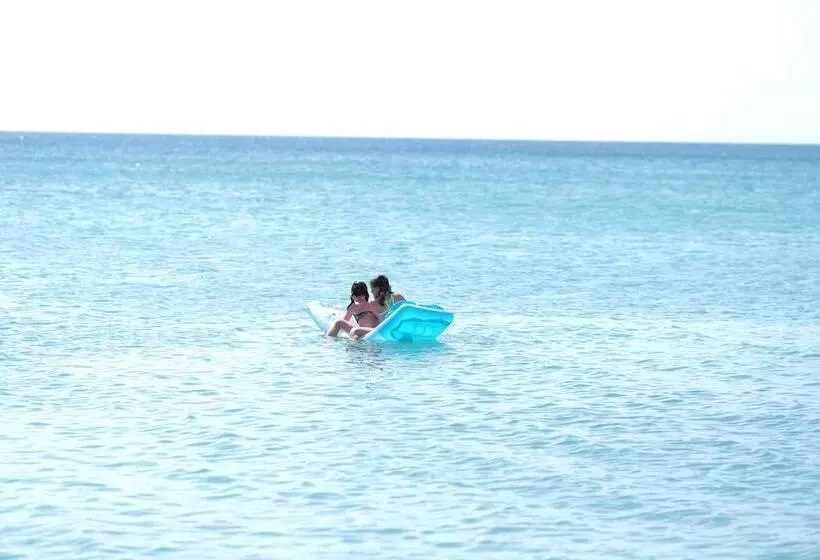 Hotelli Playa Montroig Camping Resort