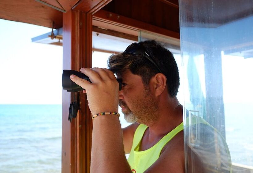 Отель Playa Montroig Camping Resort