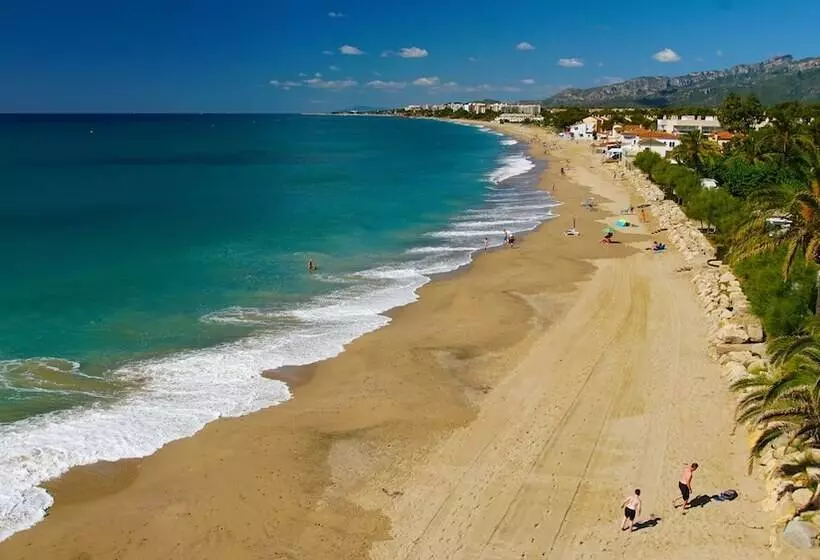 Hotelli Playa Montroig Camping Resort