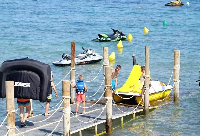 Hotelli Playa Montroig Camping Resort