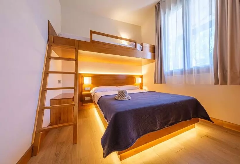 Hotelli Playa Montroig Camping Resort