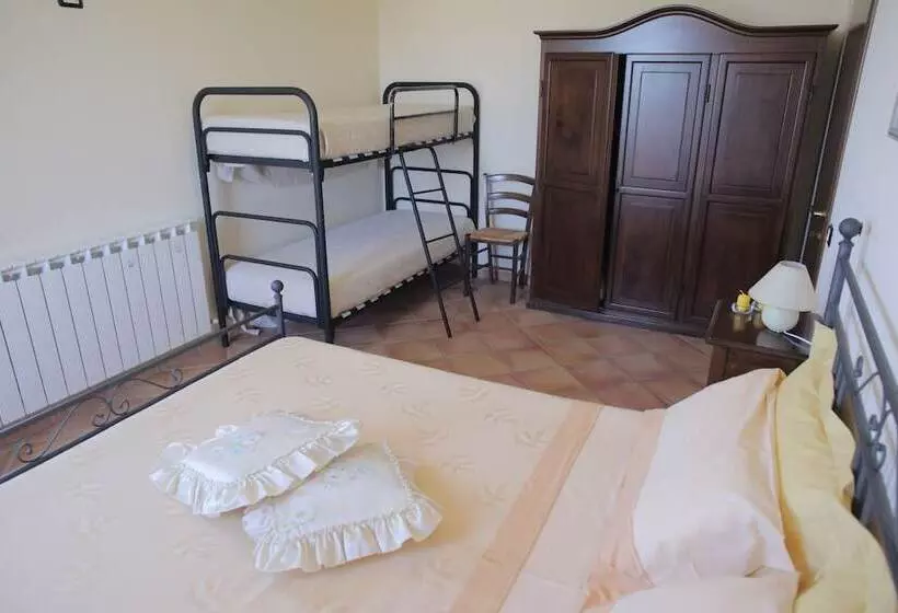 Maaseutuhotelli Agriturismo Casa Degli Archi