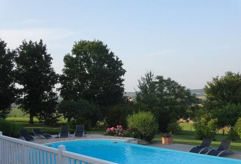 بنسيون Au Vieux Pressoir