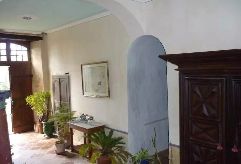 Majatalo Chateau De Vallègue