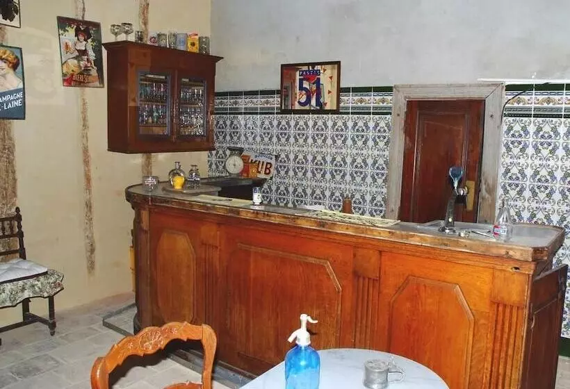 Majatalo Chateau De Vallègue