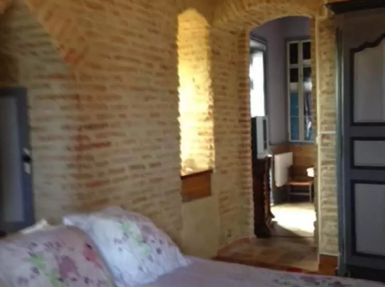 Majatalo Chateau De Vallègue