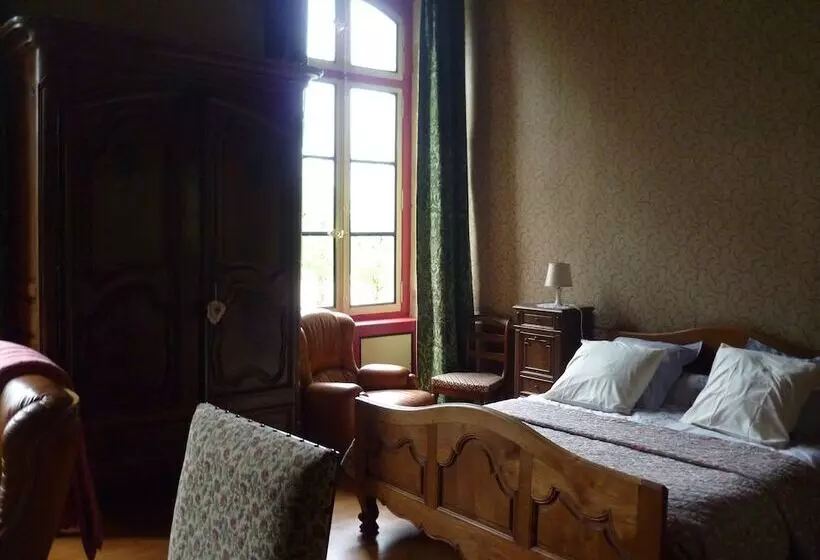 Majatalo Chateau De Vallègue