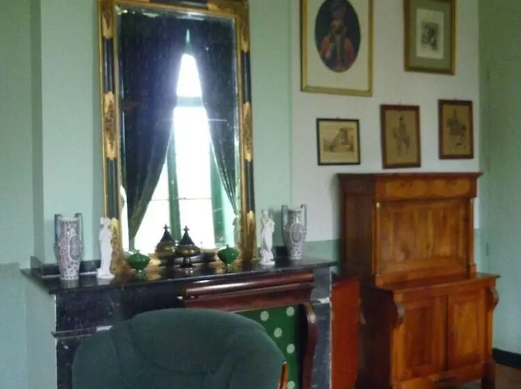 Majatalo Chateau De Vallègue