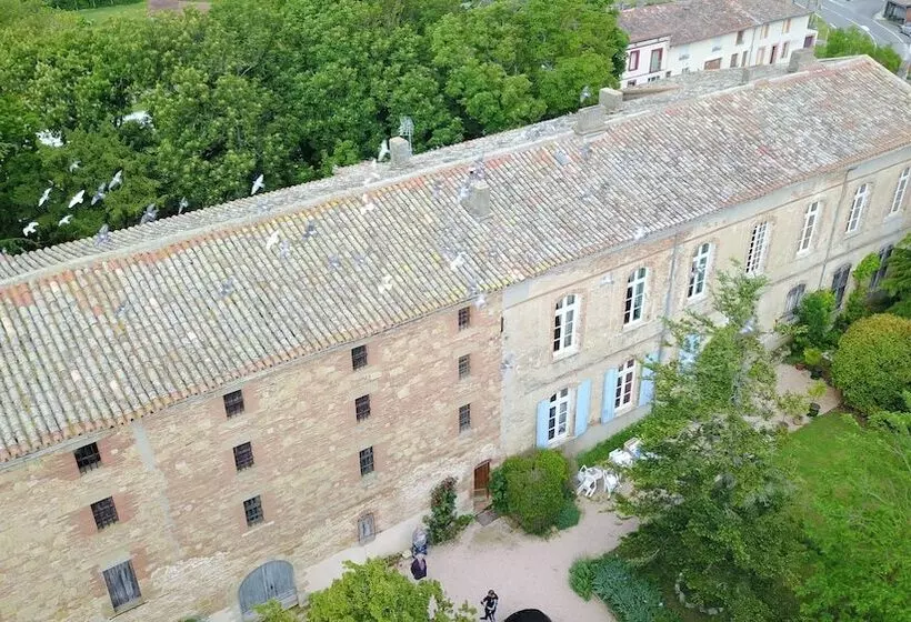 Majatalo Chateau De Vallègue