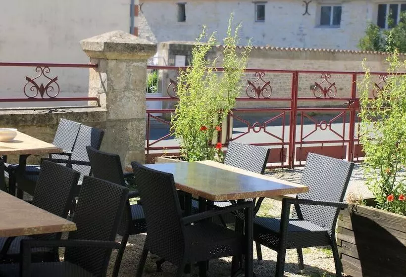 Majatalo Du Coq à L'âne