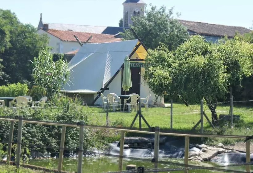 Majatalo Du Coq à L'âne