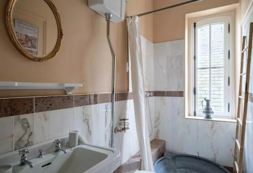 ペンション Le Chateau De La Tourlandry   Puy Du Fou