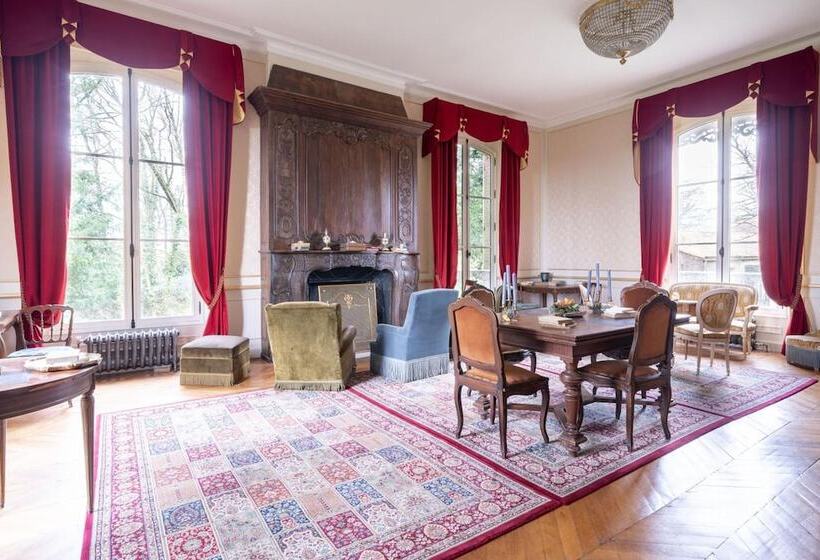 פנסיון Le Chateau De La Tourlandry Puy Du Fou