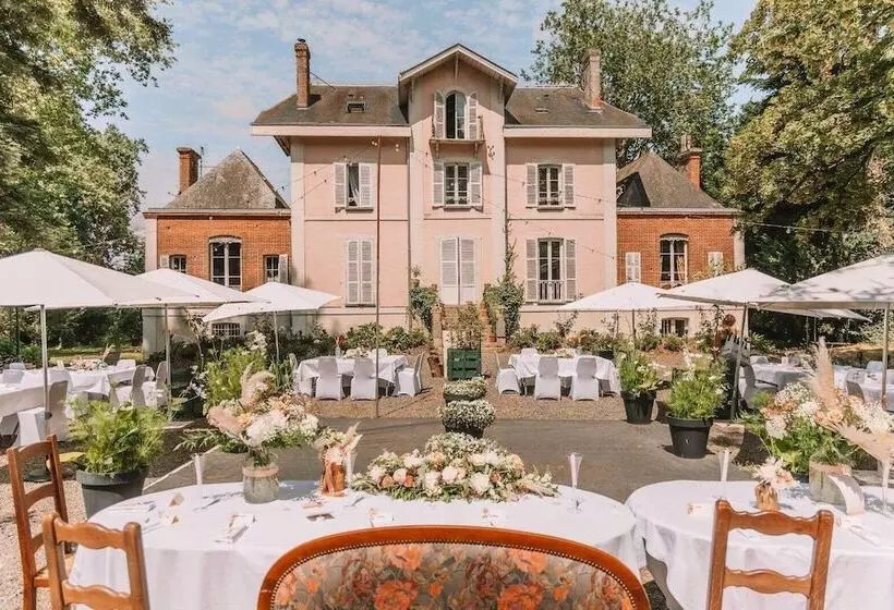 ペンション Le Chateau De La Tourlandry   Puy Du Fou