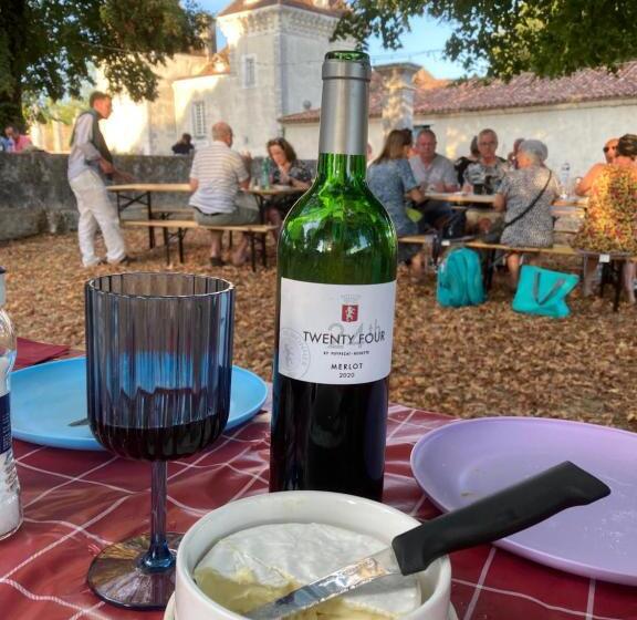 פנסיון Le Patio Chambres Et Tables D Hôtes