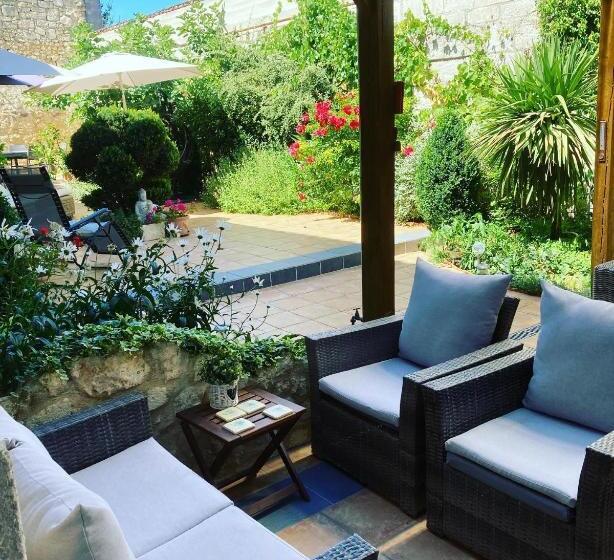 פנסיון Le Patio Chambres Et Tables D Hôtes