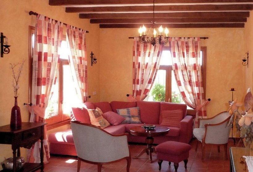 Cosy Cottage In Antequera With Swimming Pool