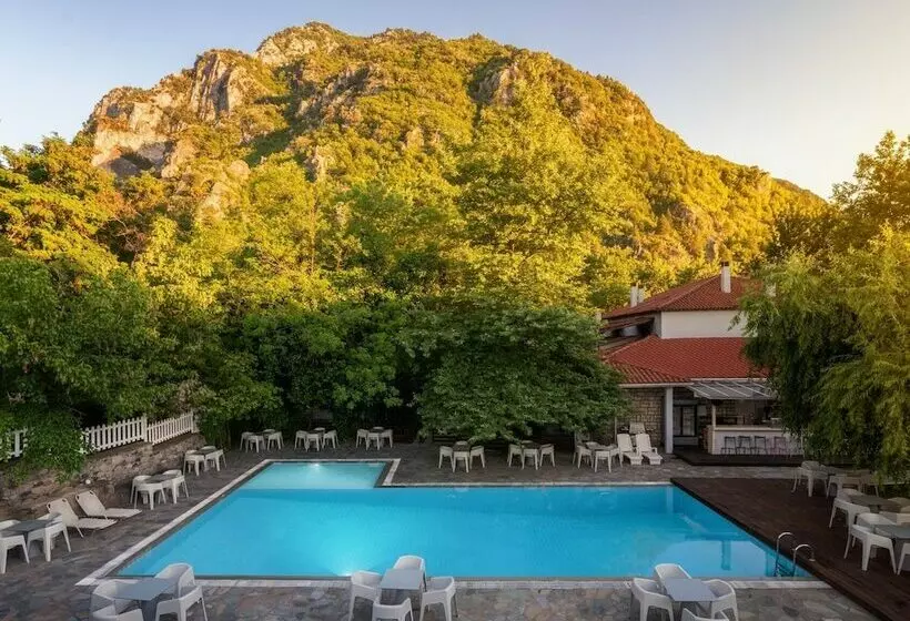 هتل Konitsa River Whisper  Gefyri Triple Suite