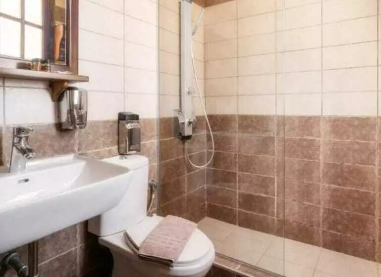 هتل Konitsa River Whisper  Gefyri Triple Suite