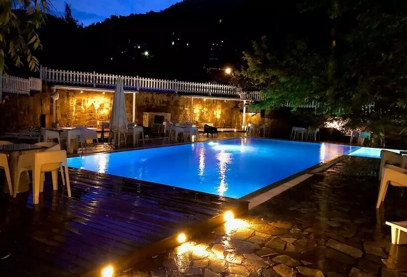 هتل Konitsa River Whisper  Gefyri Triple Suite