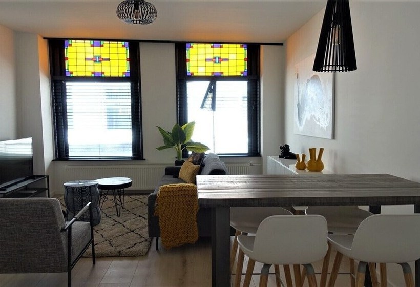 Local Residence By  Keyser