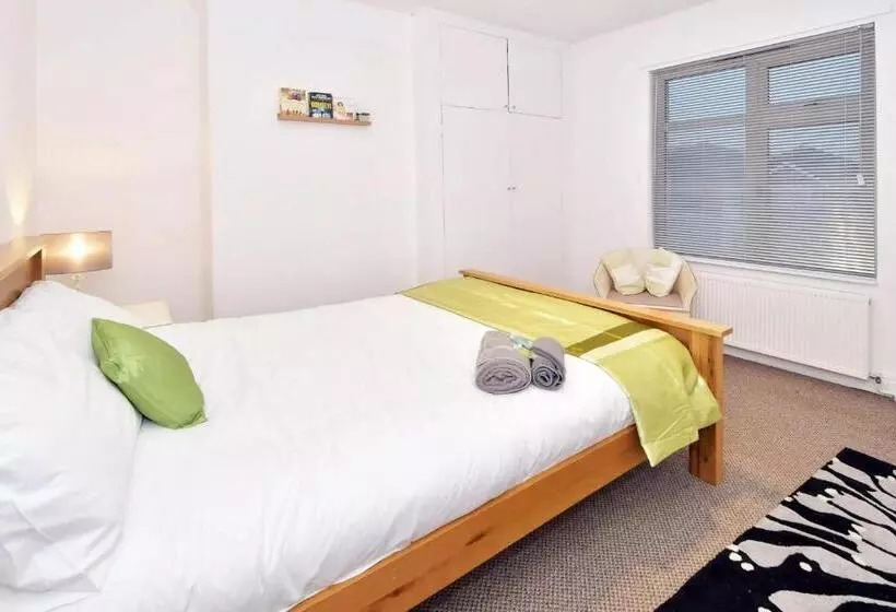 ベッドアンドブレックファースト Townhouse @ Hanley Road Stoke