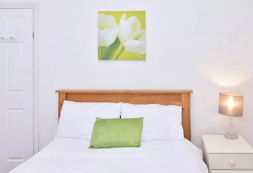 ベッドアンドブレックファースト Townhouse @ Hanley Road Stoke