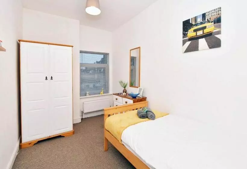 ベッドアンドブレックファースト Townhouse @ Hanley Road Stoke