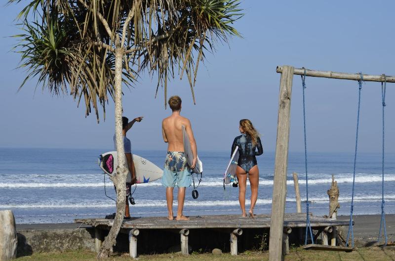 Bed and Breakfast West Break Bali Medewi