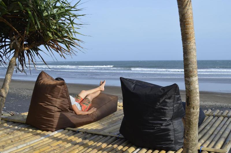 Bed and Breakfast West Break Bali Medewi