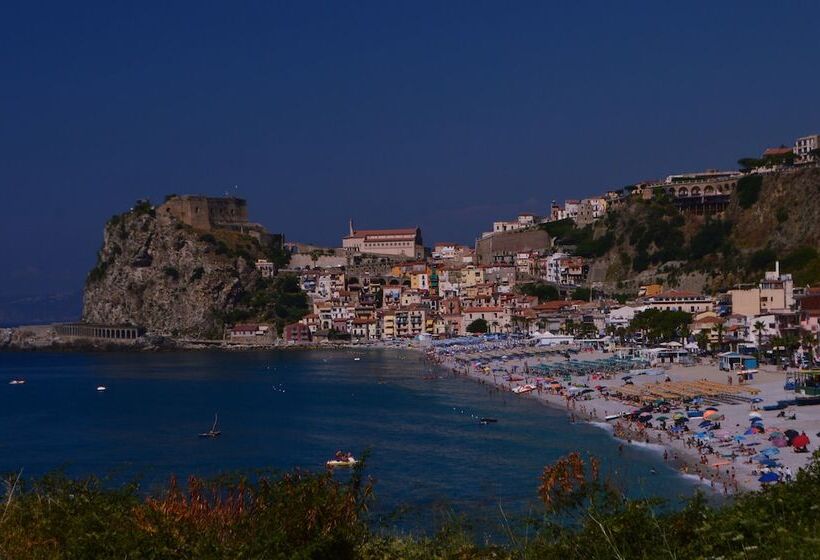 هتل Le Sirene Scilla