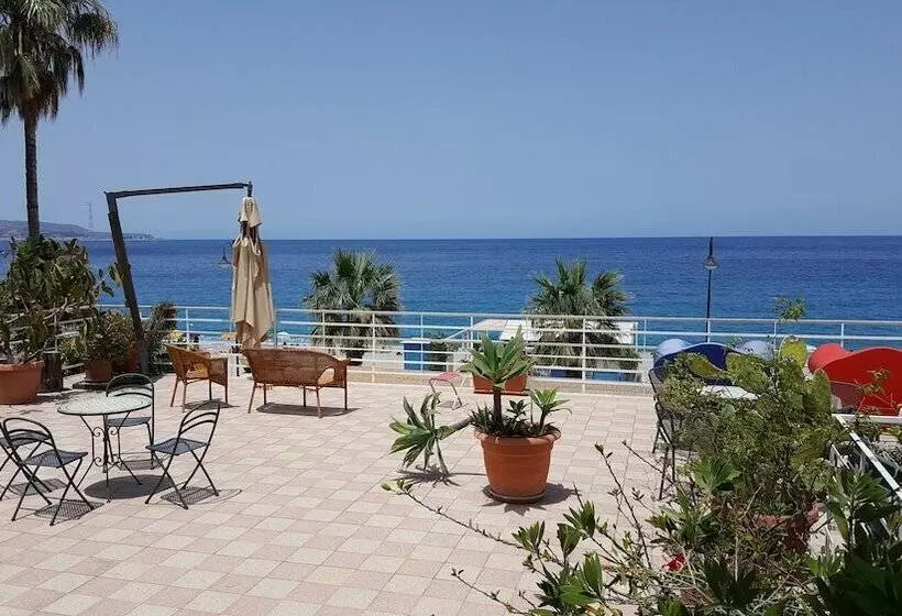 Hotelli Le Sirene Scilla