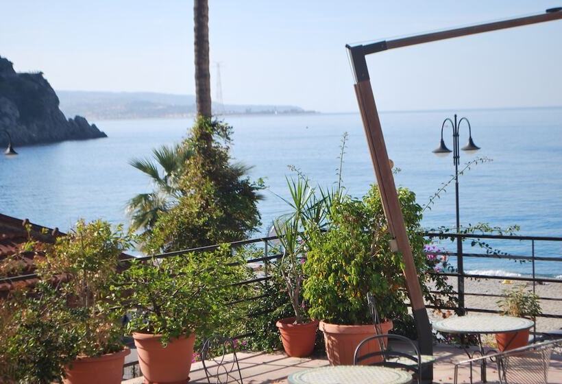 هتل Le Sirene Scilla