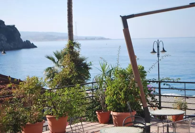 Hotelli Le Sirene Scilla