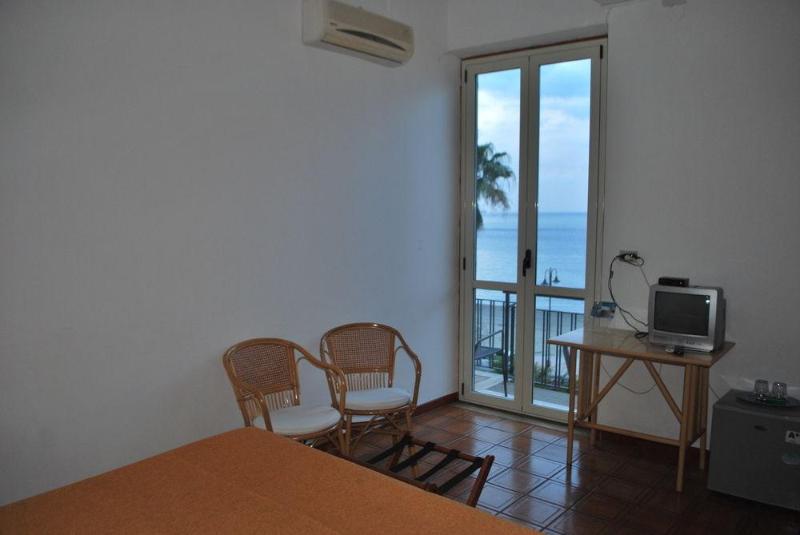 هتل Le Sirene Scilla