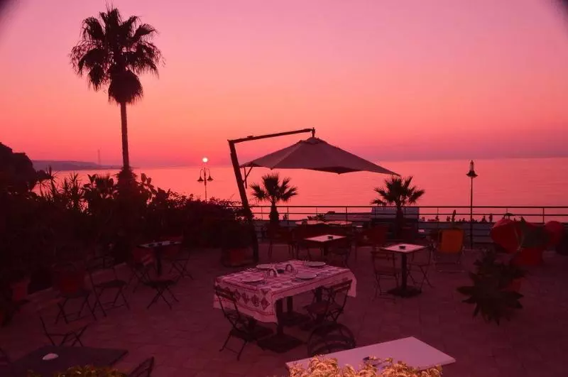 Hotelli Le Sirene Scilla