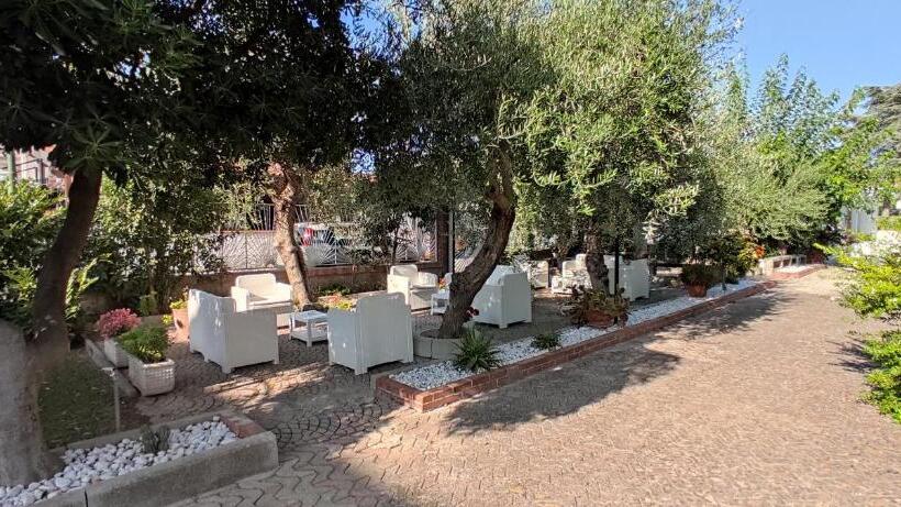 بنسيون Affittacamere Villa Paestum