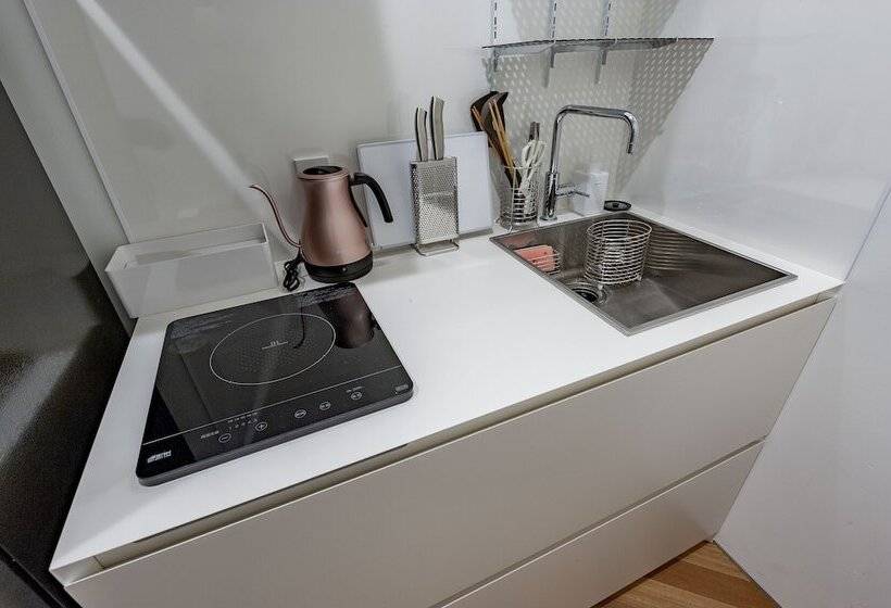 Plat Hostel Keikyu Haneda Home